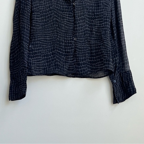 VTG Express Top Button Down Reptile Sheer Silk Slit Sleeve Whimsigoth Y2K 5/6 - Picture 3 of 12